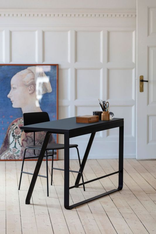 Bent Hansen Hemingway Skrivebord 120cm x 51cm Navyblue linneolium tprr sorte ben